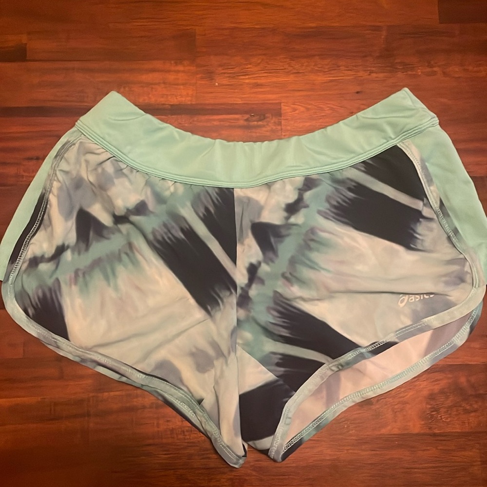Running shorts